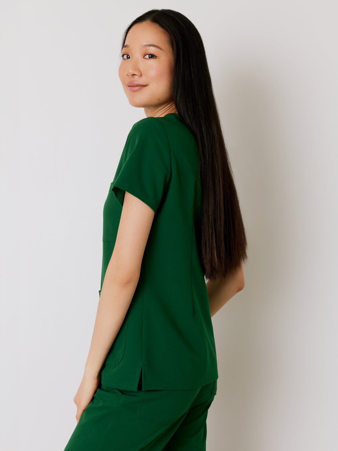 CHLOE RE-GARDE™ - EDEN GREEN - Three Pockets Scrub Top - SILVADUR™ - Final Sale