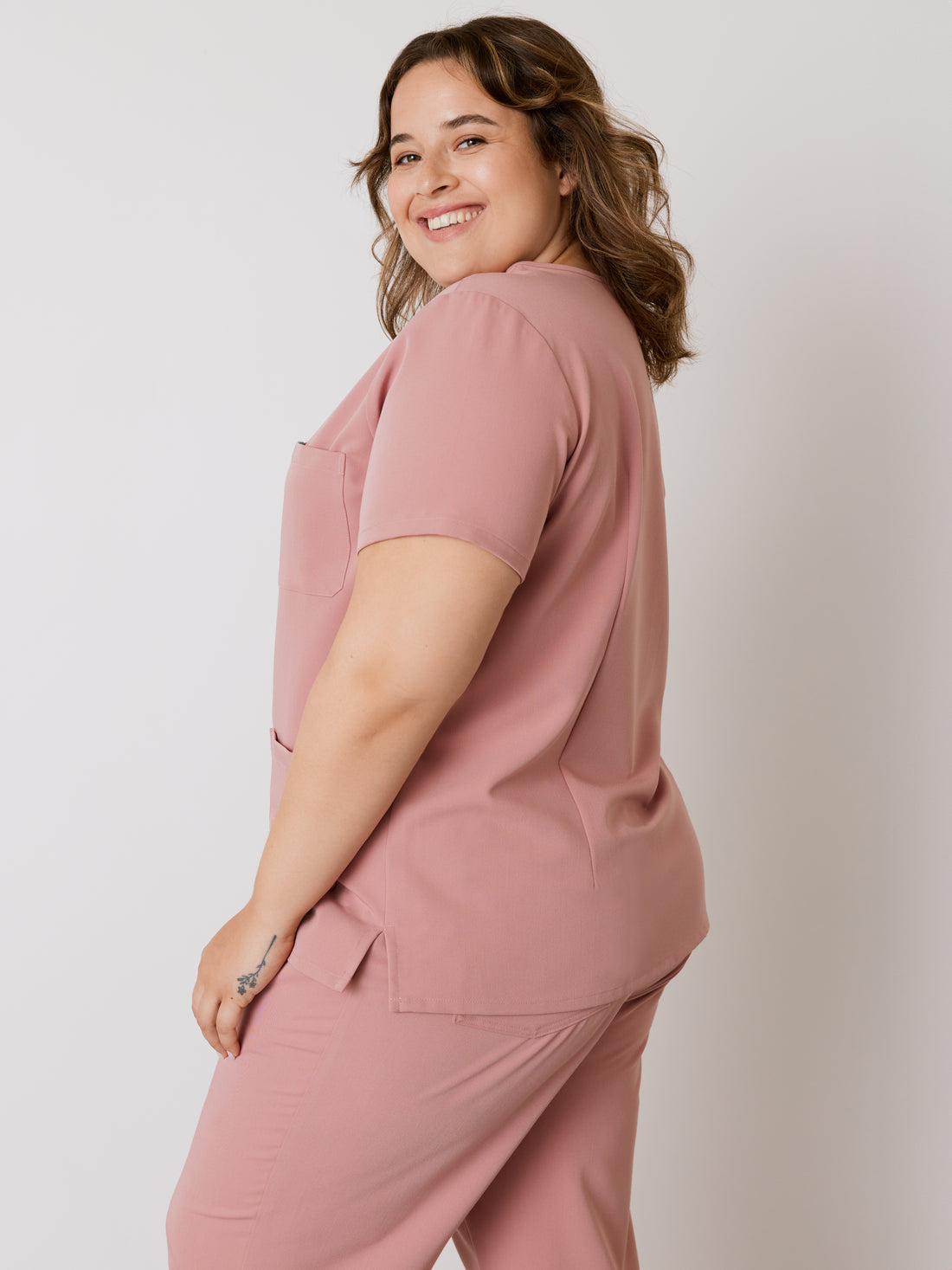 CHLOE RE-GARDE™ - BLUSH - Three Pockets Scrub Top - SILVADUR™ - Final Sale