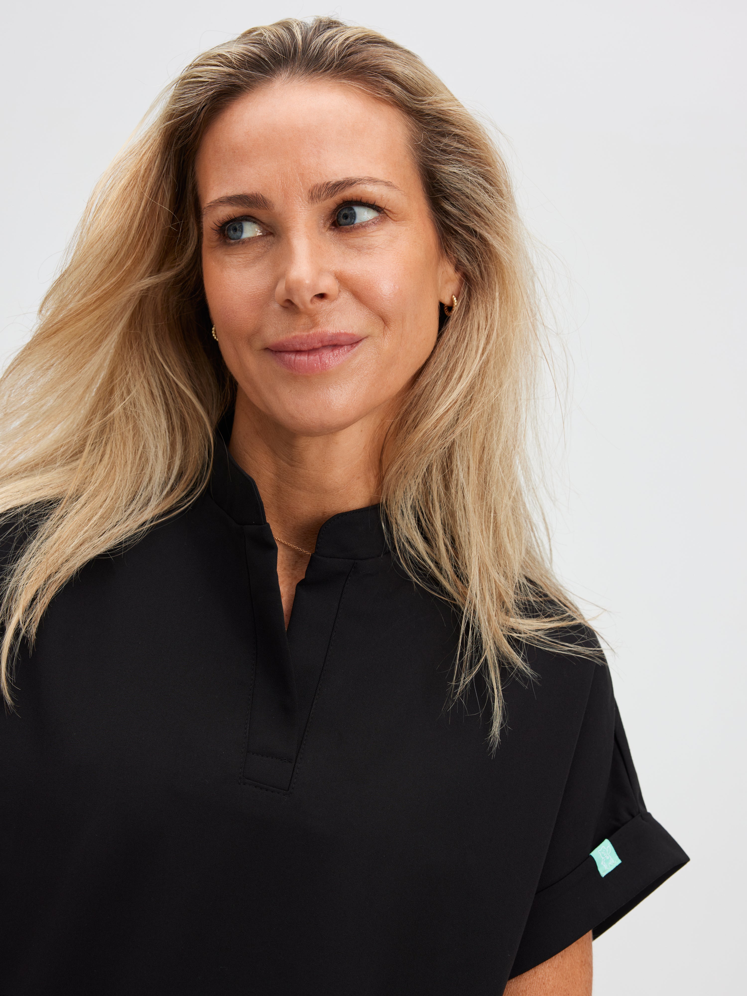 CHARLIE RE-GARDE™ - BLACK - Mandarine Collar Scrub Top - SILVADUR™