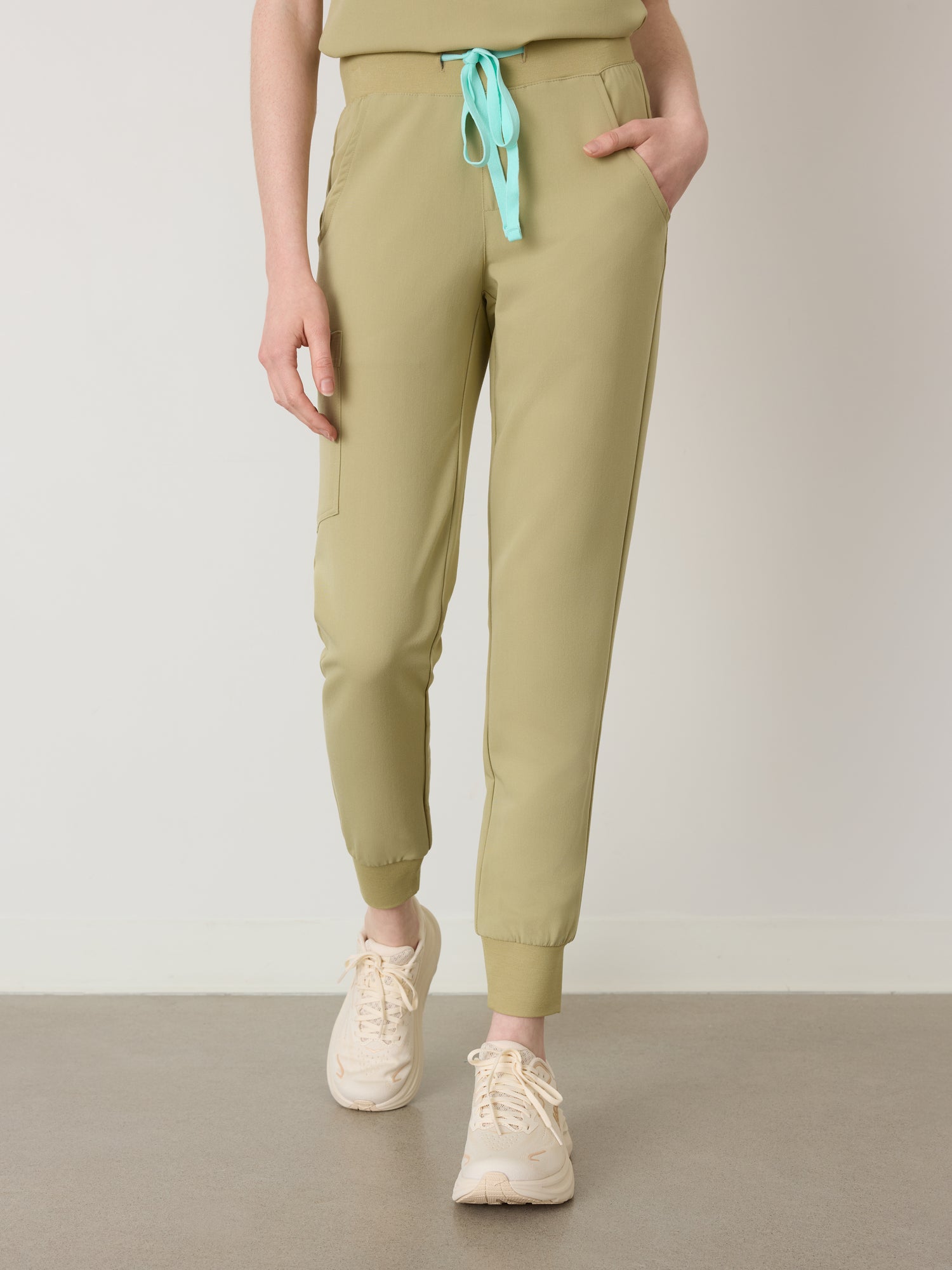 DEMI RE-GARDE™ - SAUGE - Pantalon Jogger - SILVADUR™ - Vente Finale
