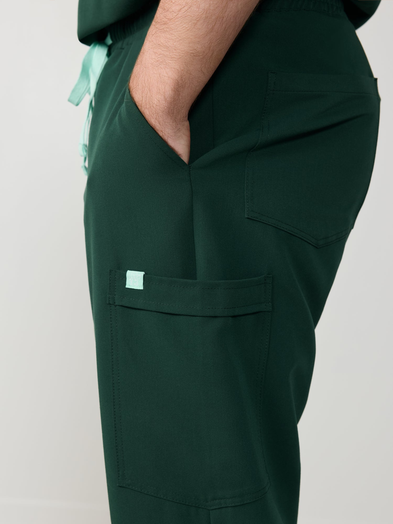 WILLIAM RE-GARDE™ - FOREST GREEN - Men's Jogger Pants - SILVADUR™