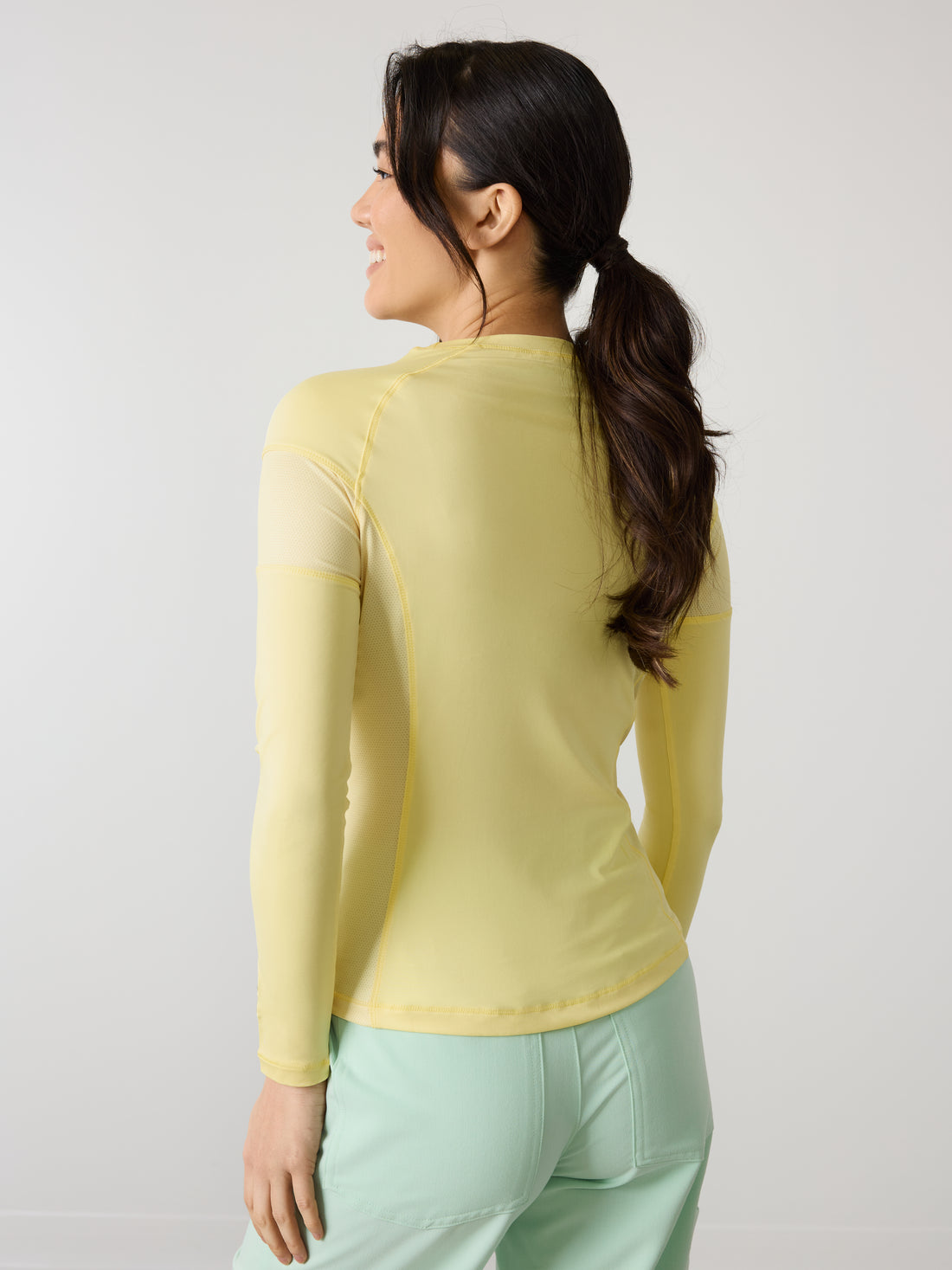 Chandail Underscrub Ultra-Performant - Jaune beurre - Manches Longues Pour Femme