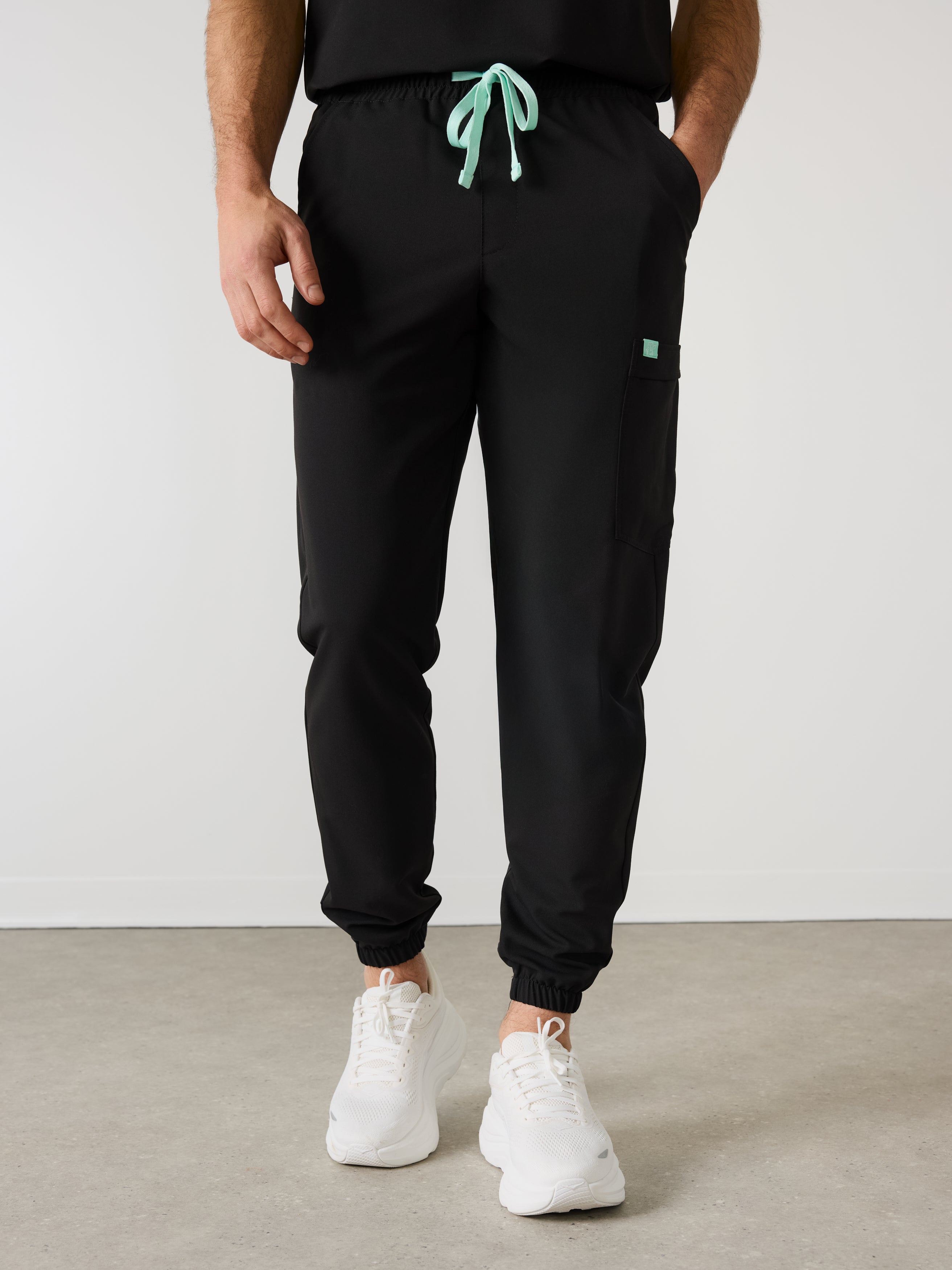 WILLIAM RE-GARDE™ - BLACK - Men's Jogger Pants - SILVADUR™