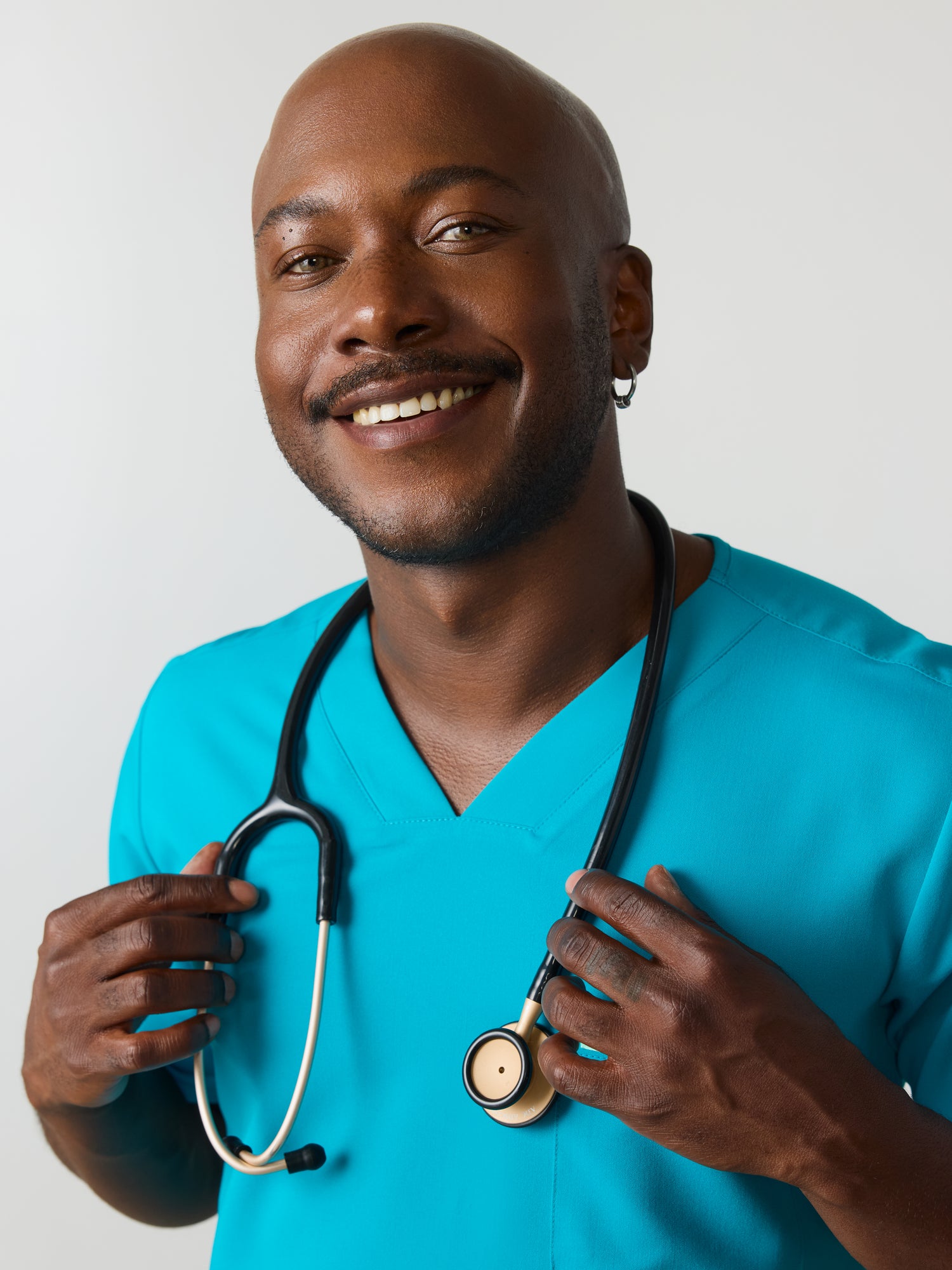 LOGAN RE-GARDE™ - PARADISE BLUE - One Pocket Men's Scrub Top - SILVADUR™