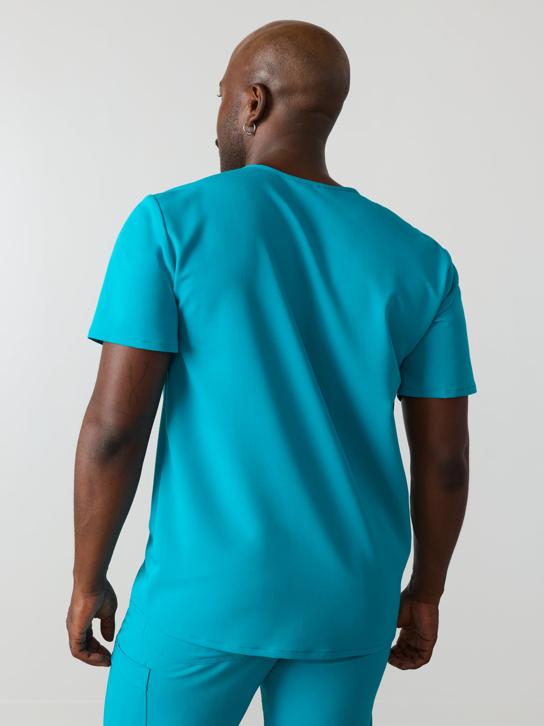 LOGAN RE-GARDE™ - PARADISE BLUE - One Pocket Men's Scrub Top - SILVADUR™