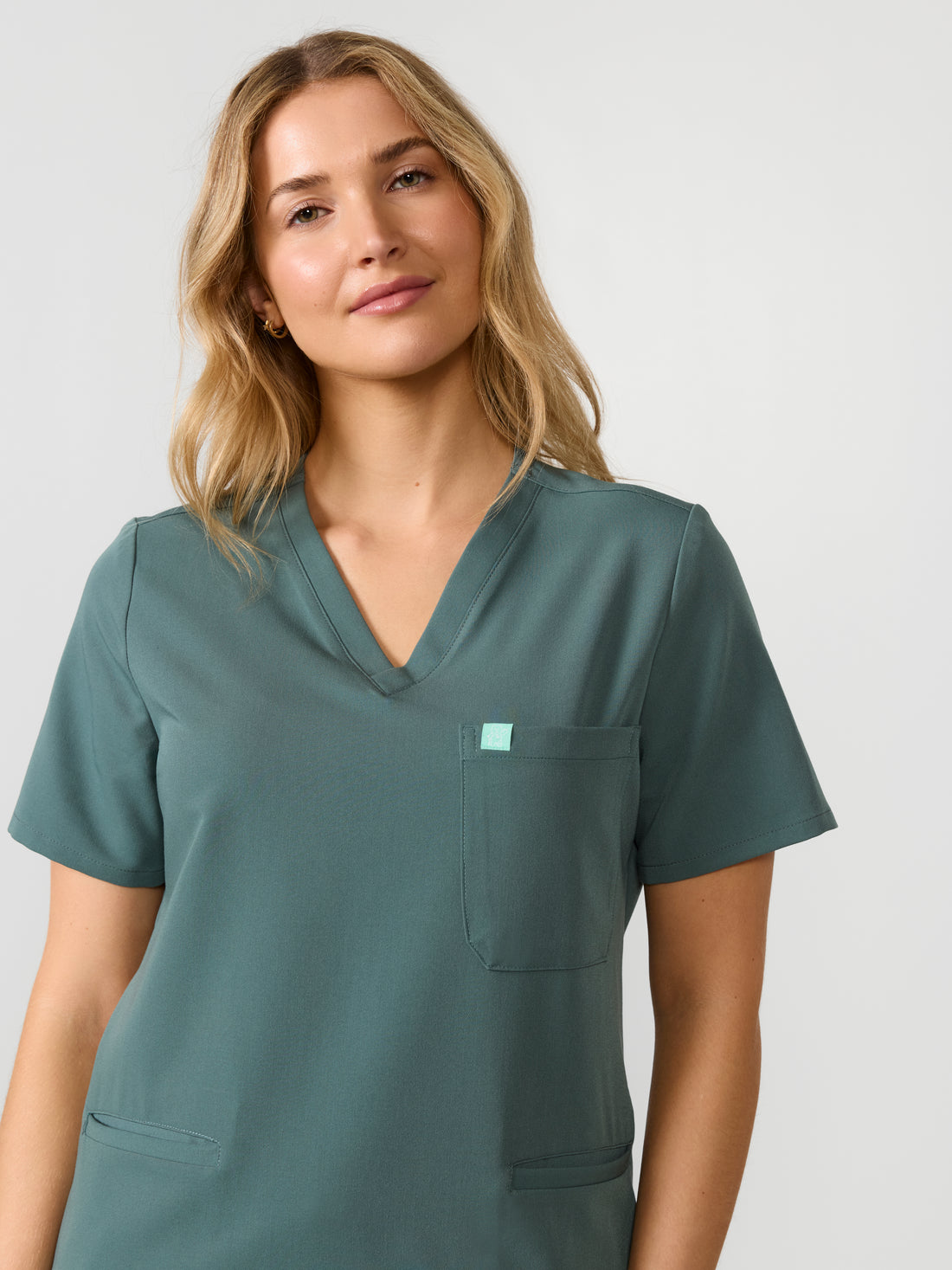 LIV RE-GARDE™ - BOREAL - Three Pockets Scrub Top - SILVADUR™