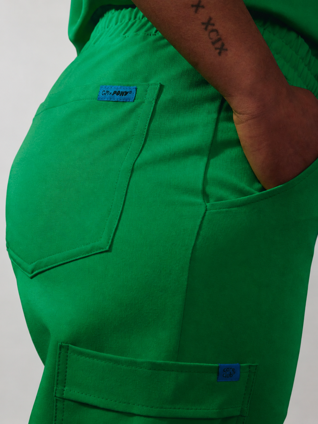 JULIETA RE-GARDE™ - G-M x PONY VERT - Pantalon Coupe Droite - SILVADUR™