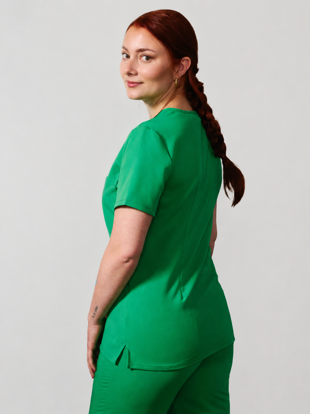 GABRIELLE RE-GARDE™ - G-M x PONY GREEN - One Pocket Scrub Top - SILVADUR™ - Final Sale