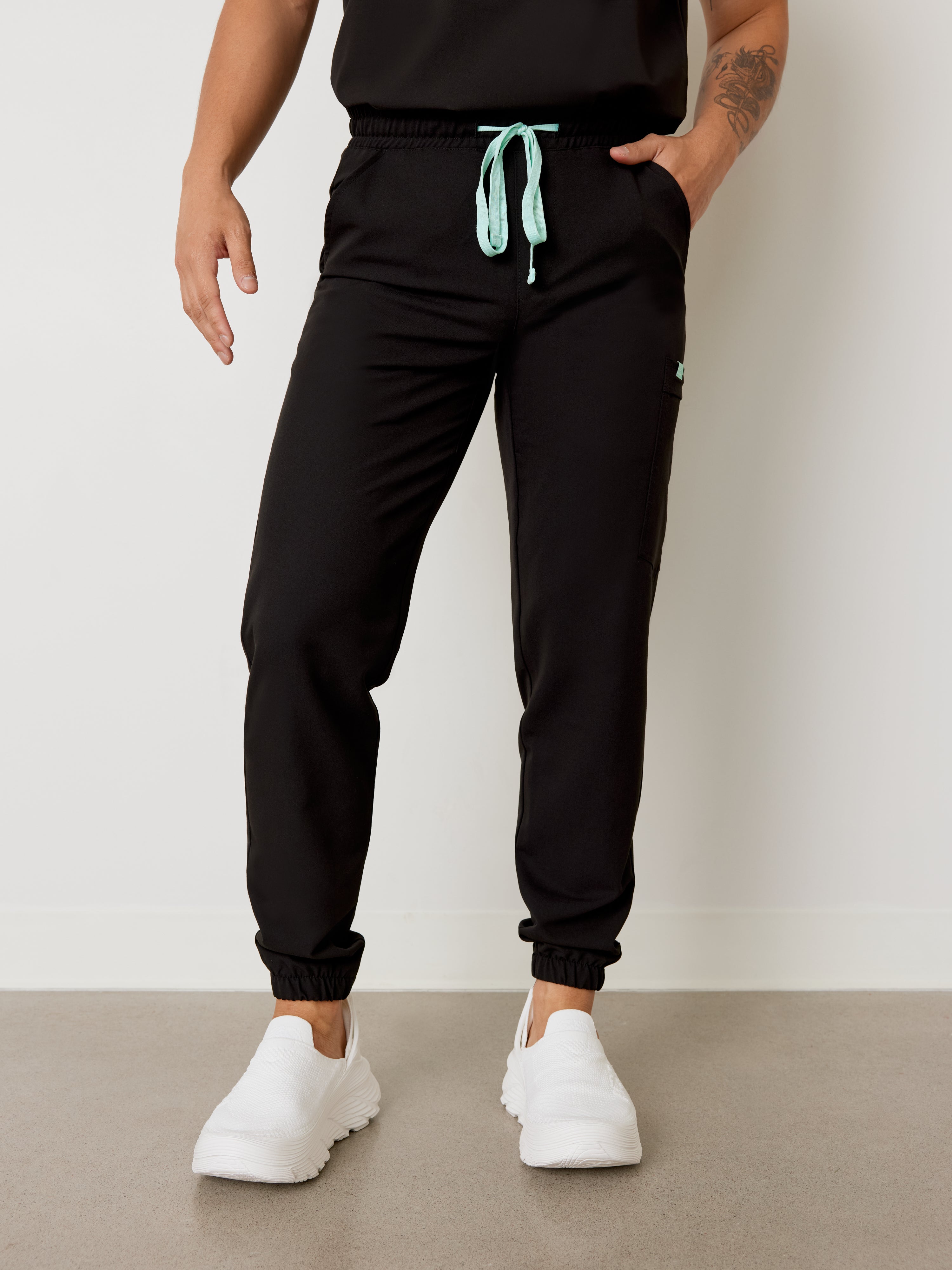 WILLIAM RE-GARDE™ - BLACK - Men's Jogger Pants - SILVADUR™