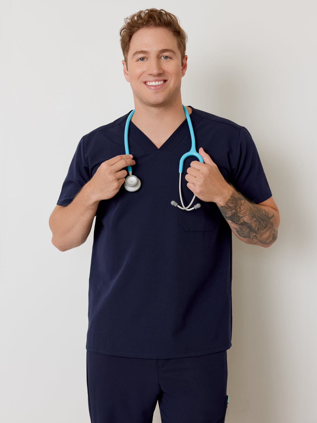 LOGAN RE-GARDE™ - NAVY - One Pocket Men's Scrub Top - SILVADUR™