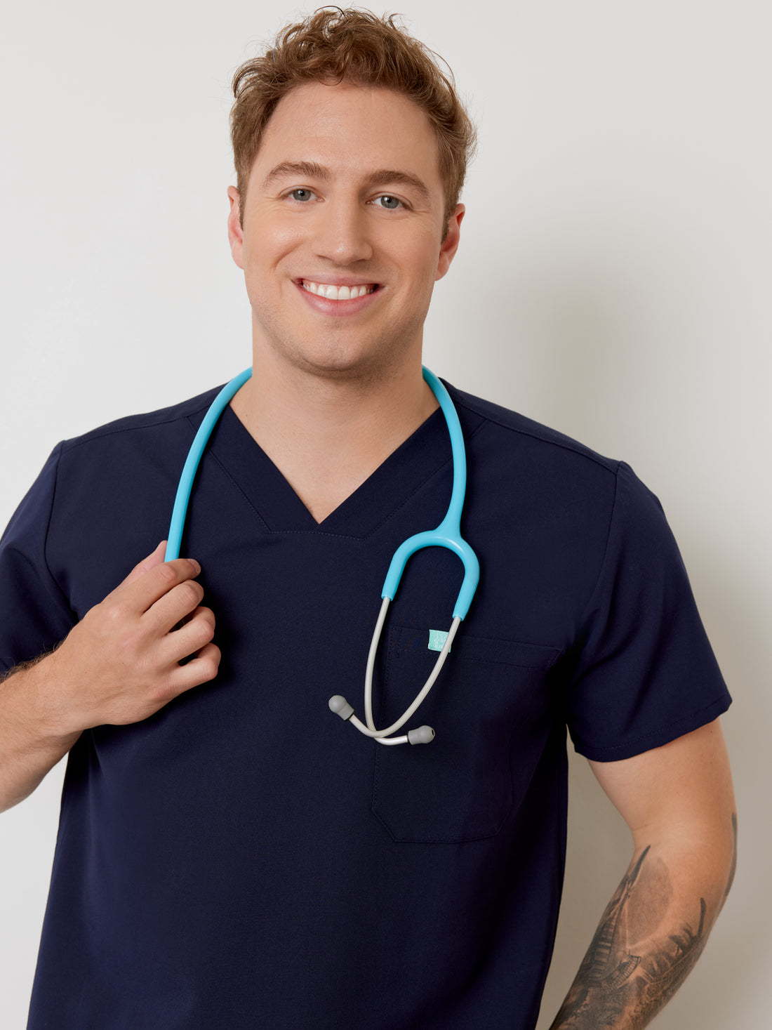 LOGAN RE-GARDE™ - NAVY - One Pocket Men's Scrub Top - SILVADUR™