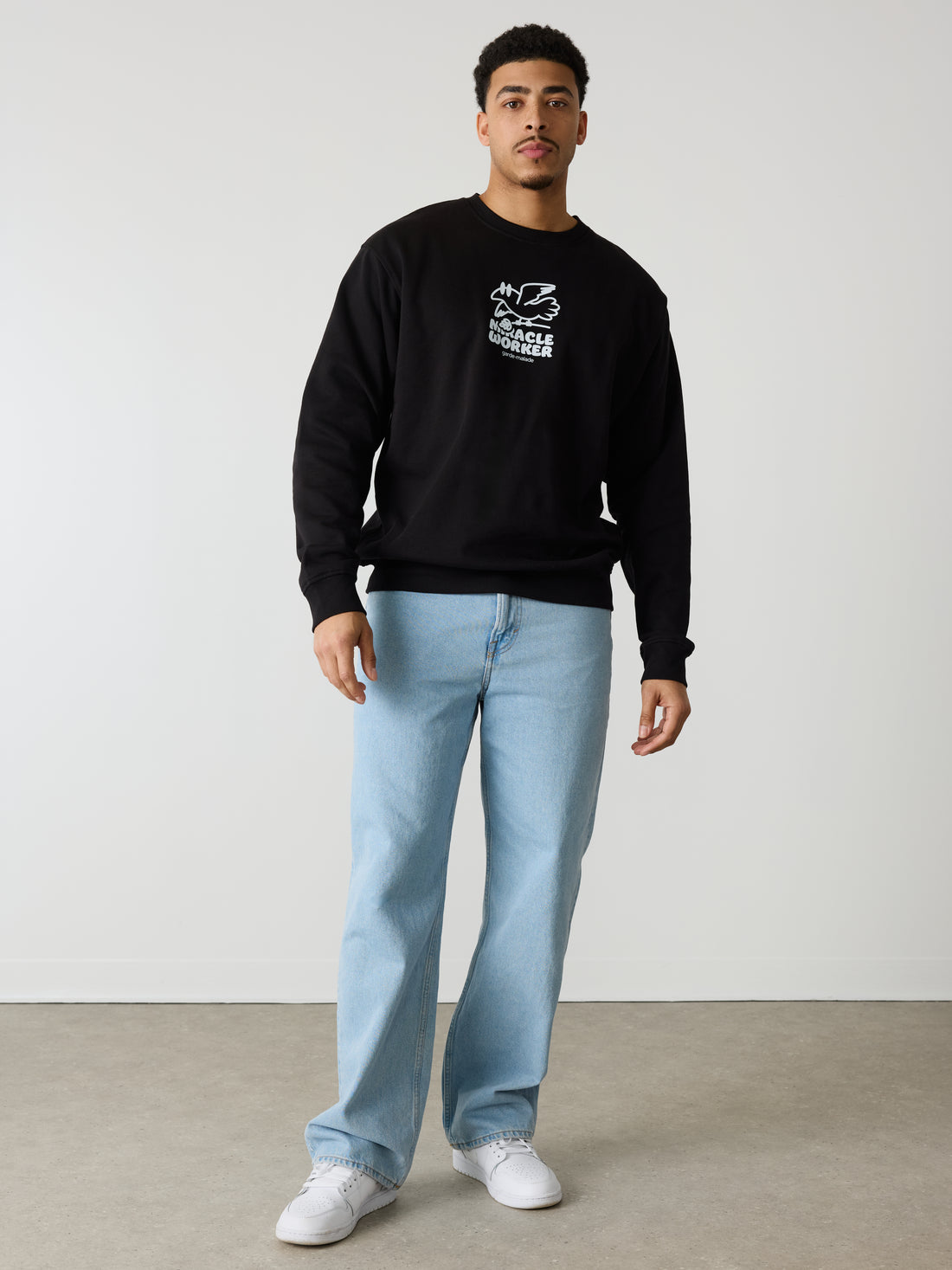 Miracle Worker - Crewneck Black