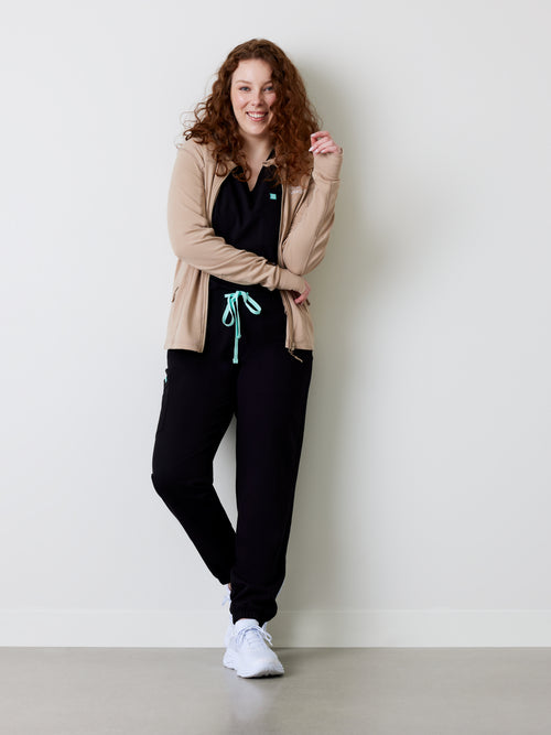 Polyester Full Zip Jacket – Beige – Garde-Malade Embroidery||Veste Polyester Full Zip – Beige – Broderie Garde-Malade