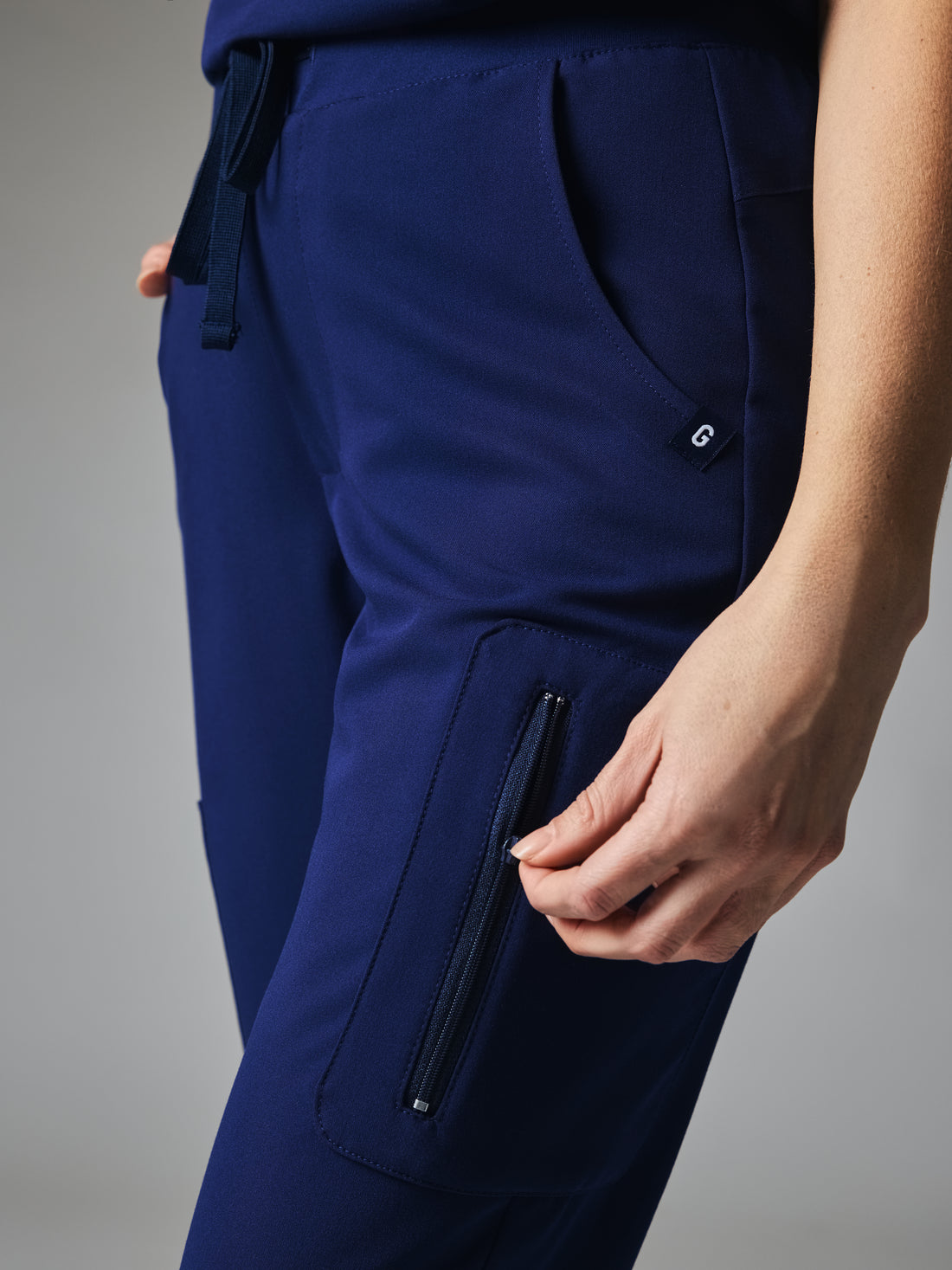 MARIE GARDE™ - MODERN NAVY - Six Pockets Jogger Scrub Pants - SILVADUR™