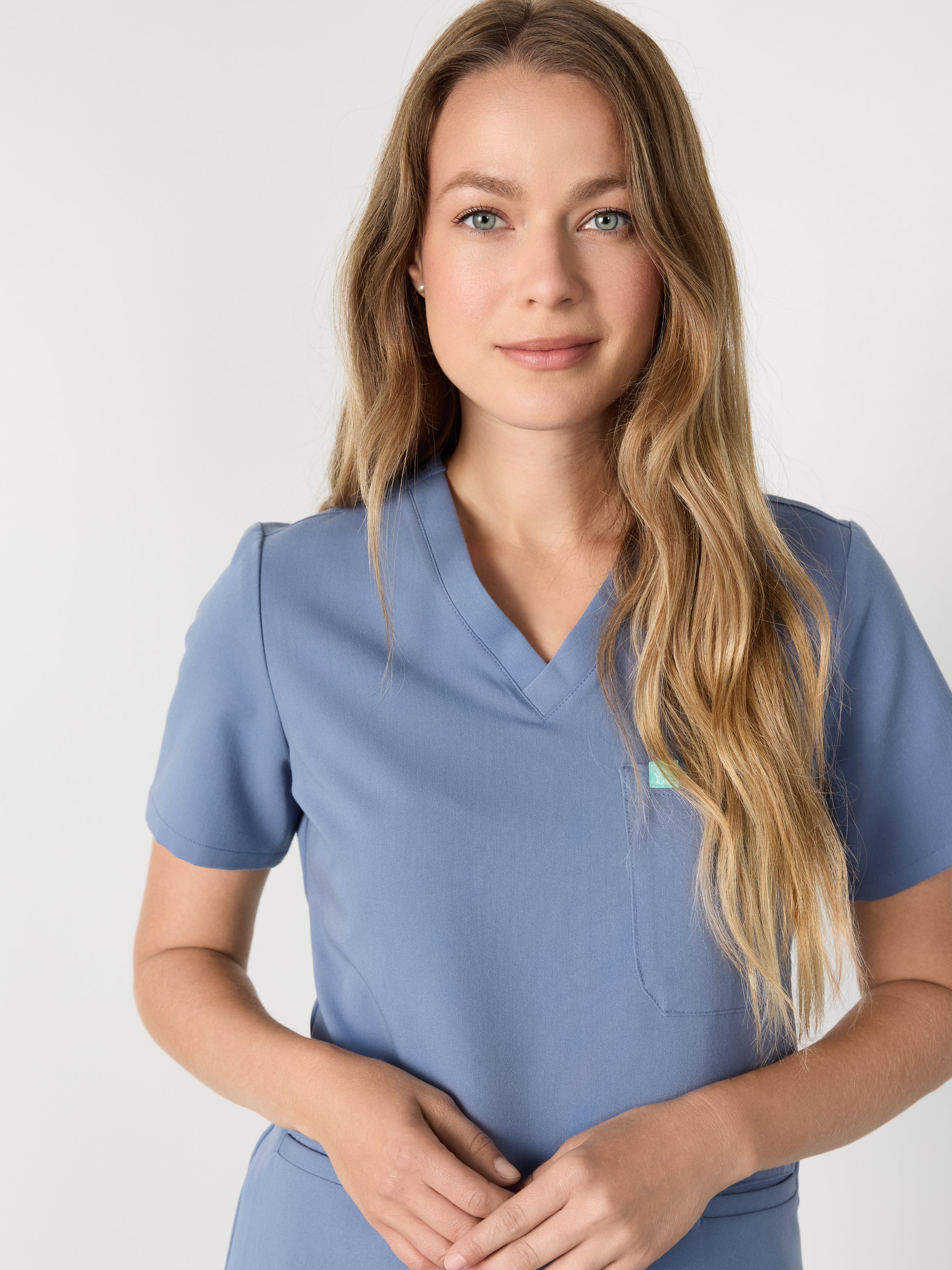 LIV RE-GARDE™ - BLUE HORIZON - Three Pockets Scrub Top - SILVADUR™