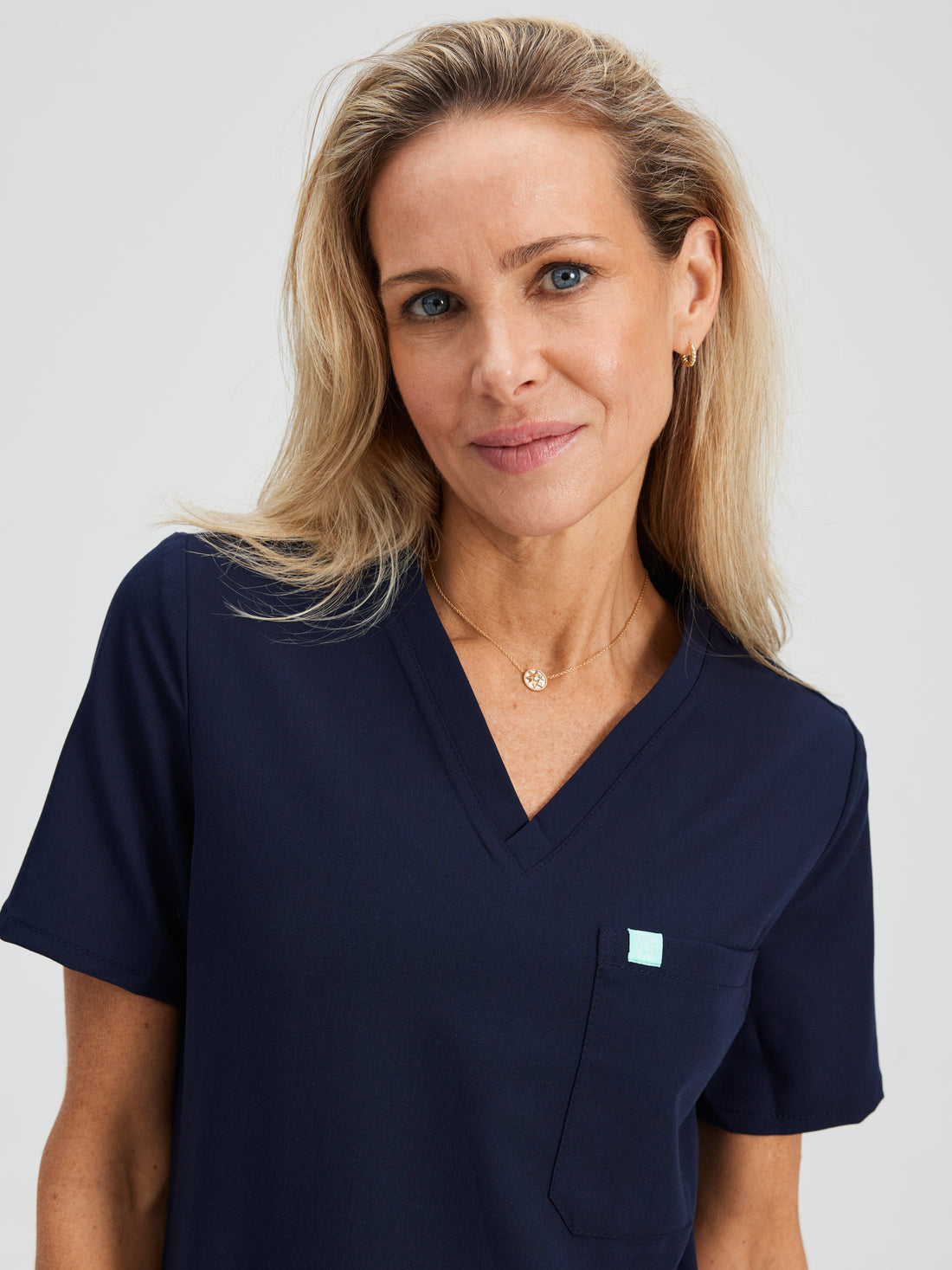 CHLOE RE-GARDE™ - NAVY - Three Pockets Scrub Top - SILVADUR™